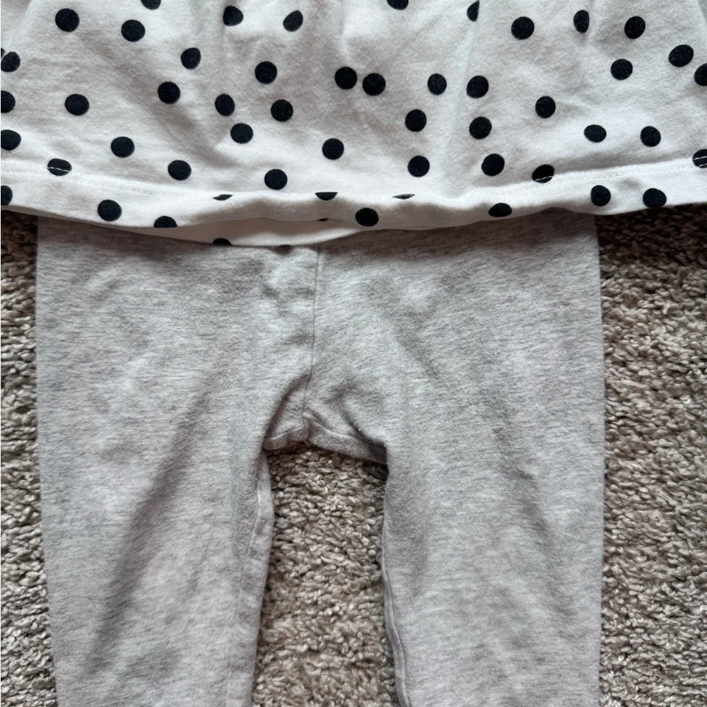 Carter’s Baby girl outfit Polka Dot Top & Leggings 2 piece set – 12 Months